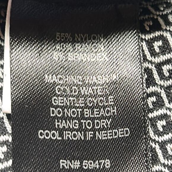 Mercer & Madison Woman's Pants Size 8 Black & White Print Pointe Knit - Picture 6 of 6